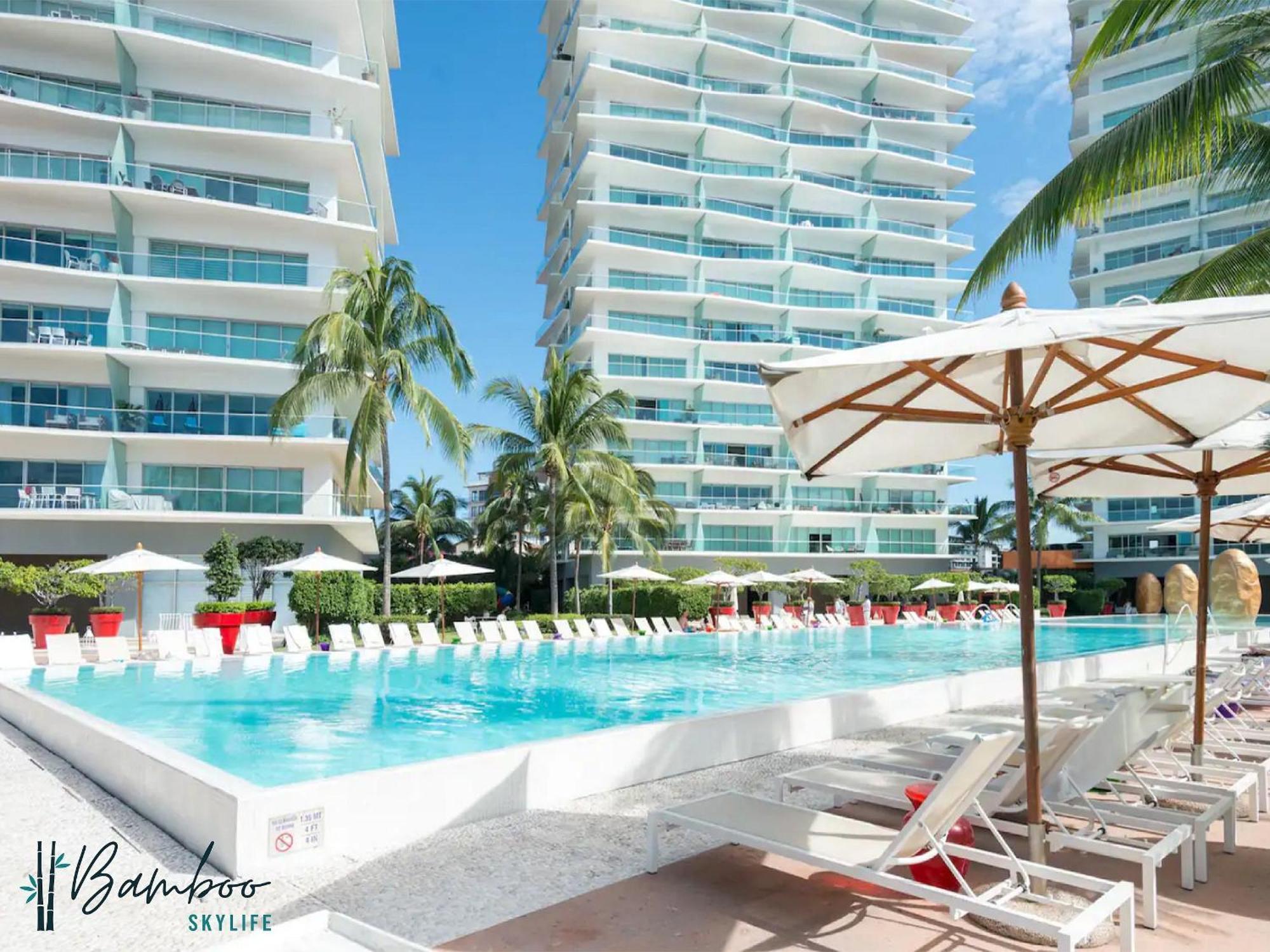 Icon Vallarta Beach Front By Bamboo Skylife Puerto Vallarta Exterior photo